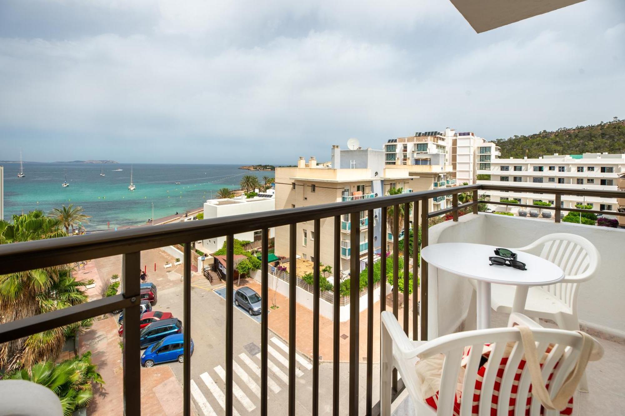 Vibra Calima Apartamentos - Adults Only San Antonio  Exteriör bild